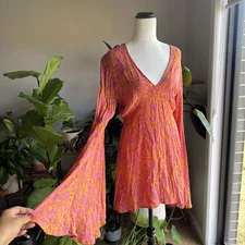 Nine Lives Bazaar Mini Dress V Neck Size 8 Pink Orange 🍊Long Bell Sleeves