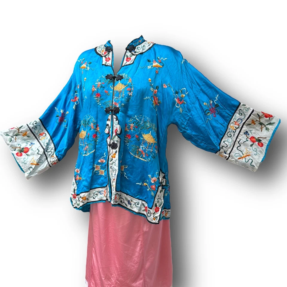Vintage Chinese Embroidered Silk Jacket Robe Esme Blue Floral Frog Closure 60s - Image 2 of 4