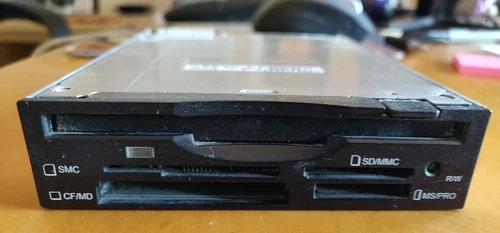 YE Y-E DATA 702J-6637J Floppy and Media Card Reader SD SMC CF