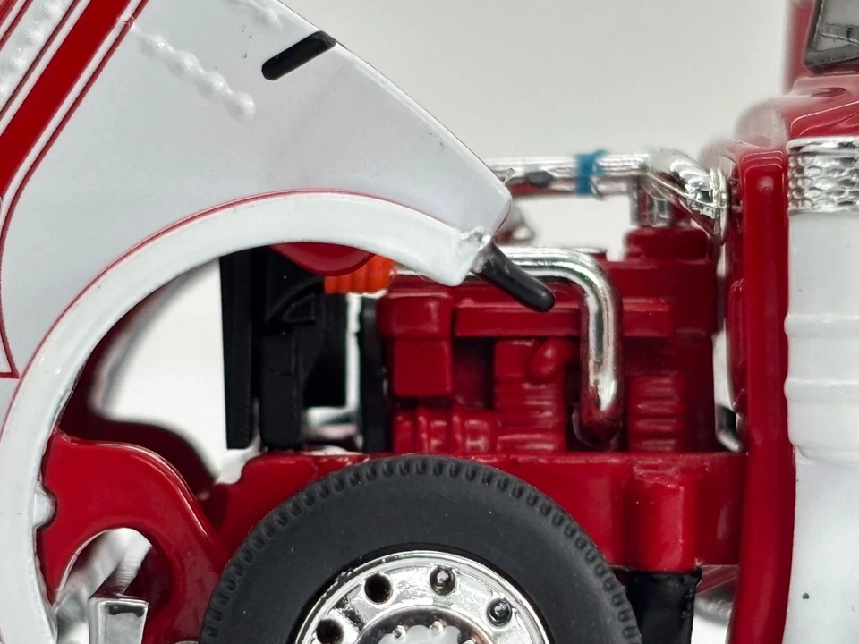 1/64 DCP RED/WHITE PETERBILT 389 W/ 48" FLAT TOP SLEEPER - Image 3 of 4