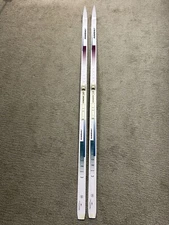 Karhu Classic Cross country skis with Salomon bindings.  190cm.  Nice!!