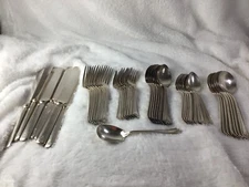 William Rogers Silver Plate Flatware Set Ashland Design 49 pieces 