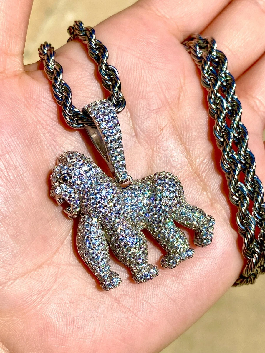 Gorilla chain pendant deals