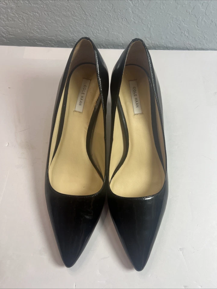 Tacones para mujer COLE HAAN Grand Pro cuero patentado negro punta en punta talla US7.5 B Foto 2 de 4