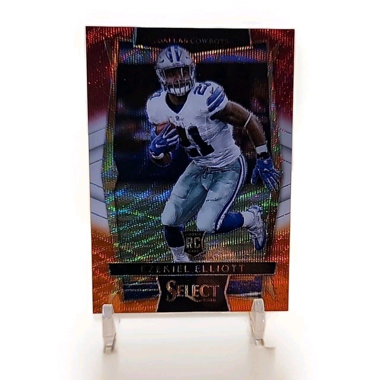 2016 Panini Select Ezekiel Elliott #82 Tri-Color Prizm (RC)