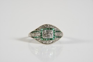 Q49P67 Art Deco Gold 750 18kt Ring Natural diamonds add approx 0.80ct emerald