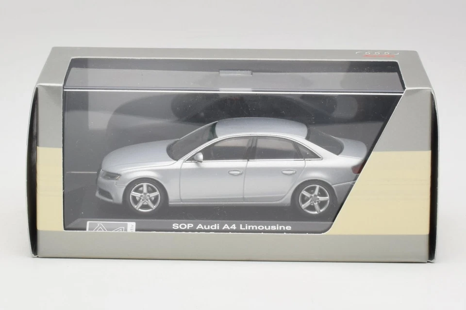 5010704113 Audi A4 B8 3.2 Quattro Ice Silver Minichamps 1/43 - Immagine 4 di 4