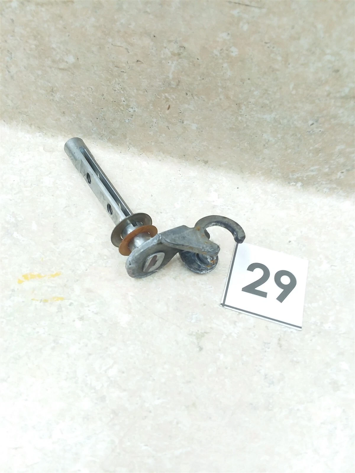 Kawasaki KZ750 Carburetor LEFT Outside Throttle Shaft #29 1982 1983 UO AP-355