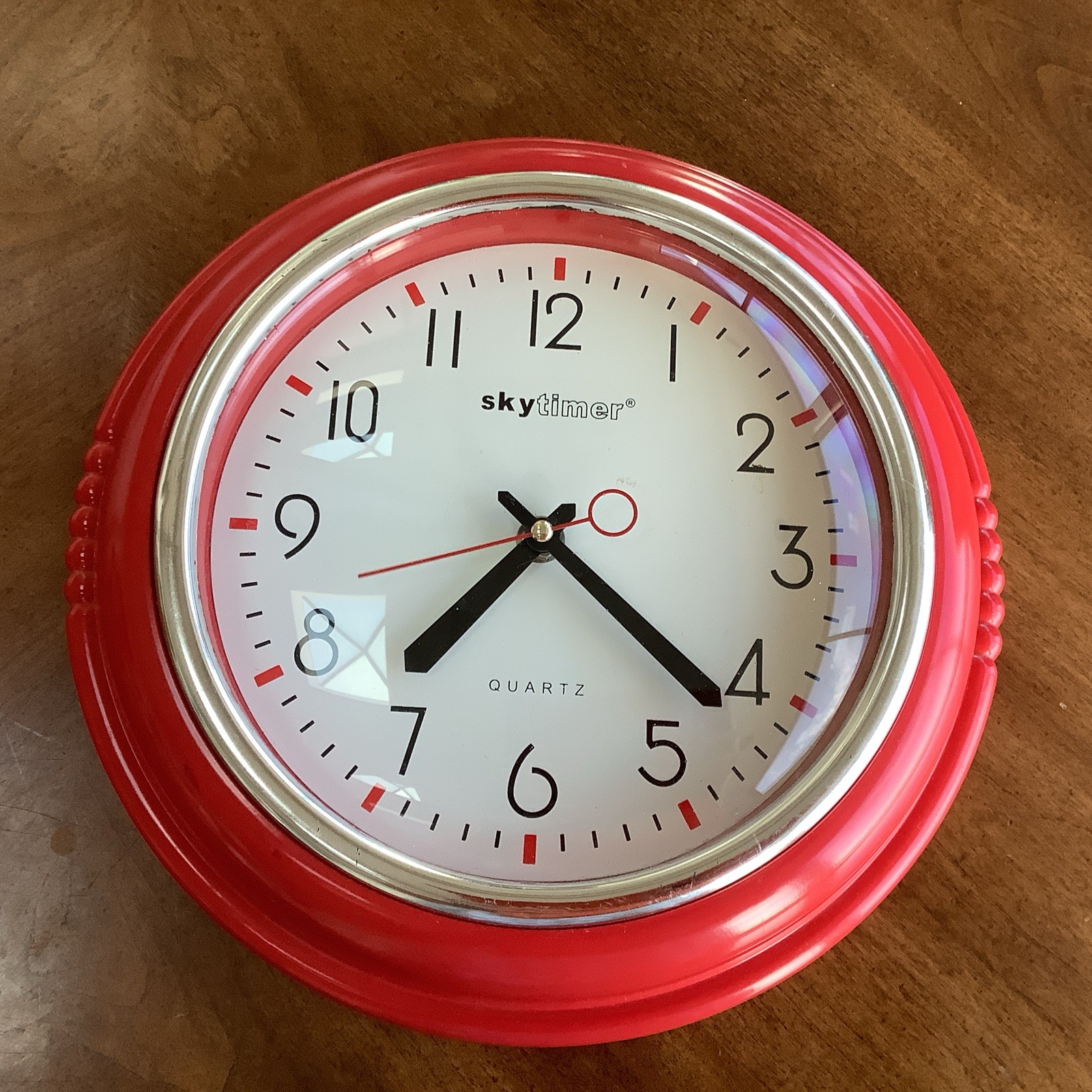 VTG Skytimer Red ROUND Wall Clock Plastic Quartz Retro Diner 50s Style