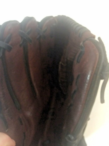 Wilson A450 Baseball Glove, Right Hand Youth Black and Brown, 12 " EUC - Picture 10 of 11