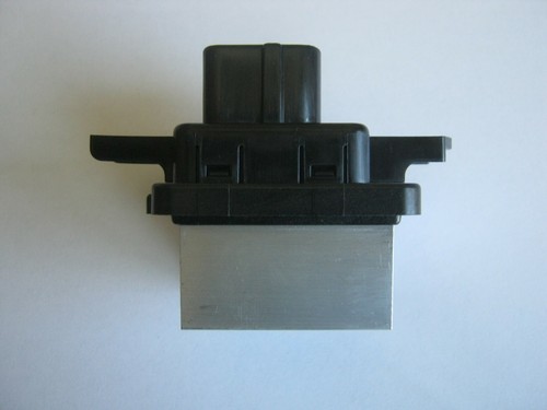 NEW Mitsubishi Genuine OEM Heater Control Module 7802A240 transistor - Picture 5 of 7