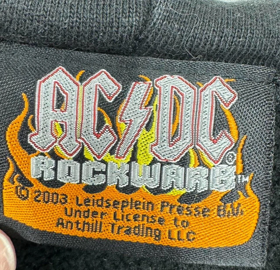 Sudadera con capucha recortada vintage para mujer 2003 AC/DC con cremallera con logotipo delantero y trasero talla L Foto 4 de 4
