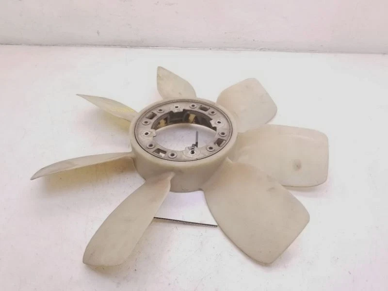 98-04 TOYOTA LAND CRUISER 4.7L 8CYL 7 BLADE RADIATOR COOLING FAN ASSEMBLY - Image 2 of 4