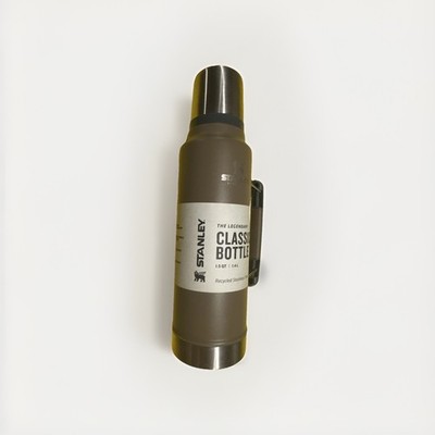 Stanley (48oz) Stainless Steel Classic Legendary Peet Moss Cocoa Praline (dent)