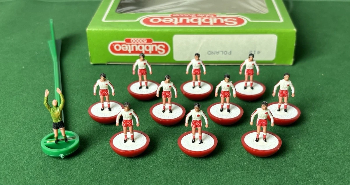 Set Subbuteo 61214 vintage avec 6 joueurs et 1 arbitre
