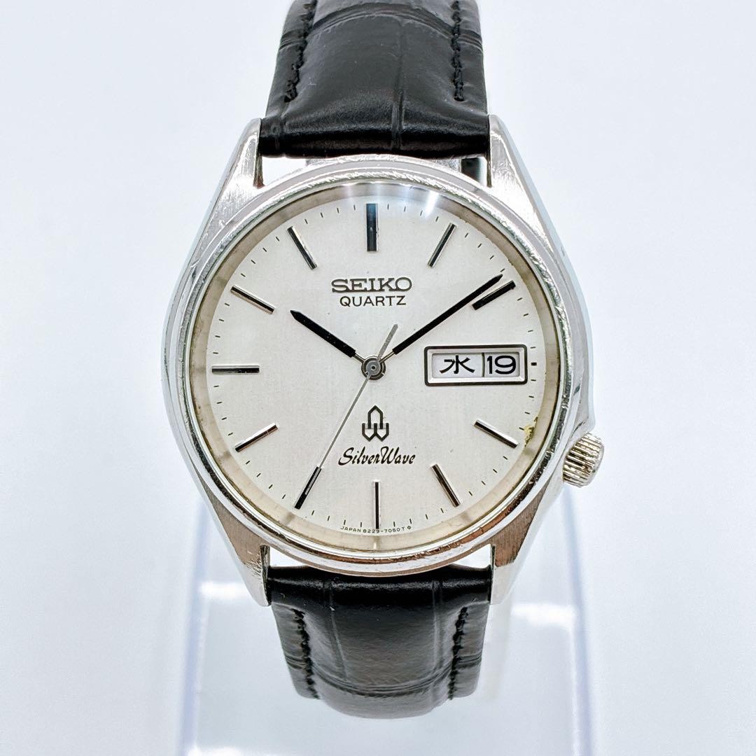 セイコー シルバーウェーブ 8229-7030メンズ腕時計 Seiko SilverWave 8229-7030 1980 New Crystal Quartz Vintage Black