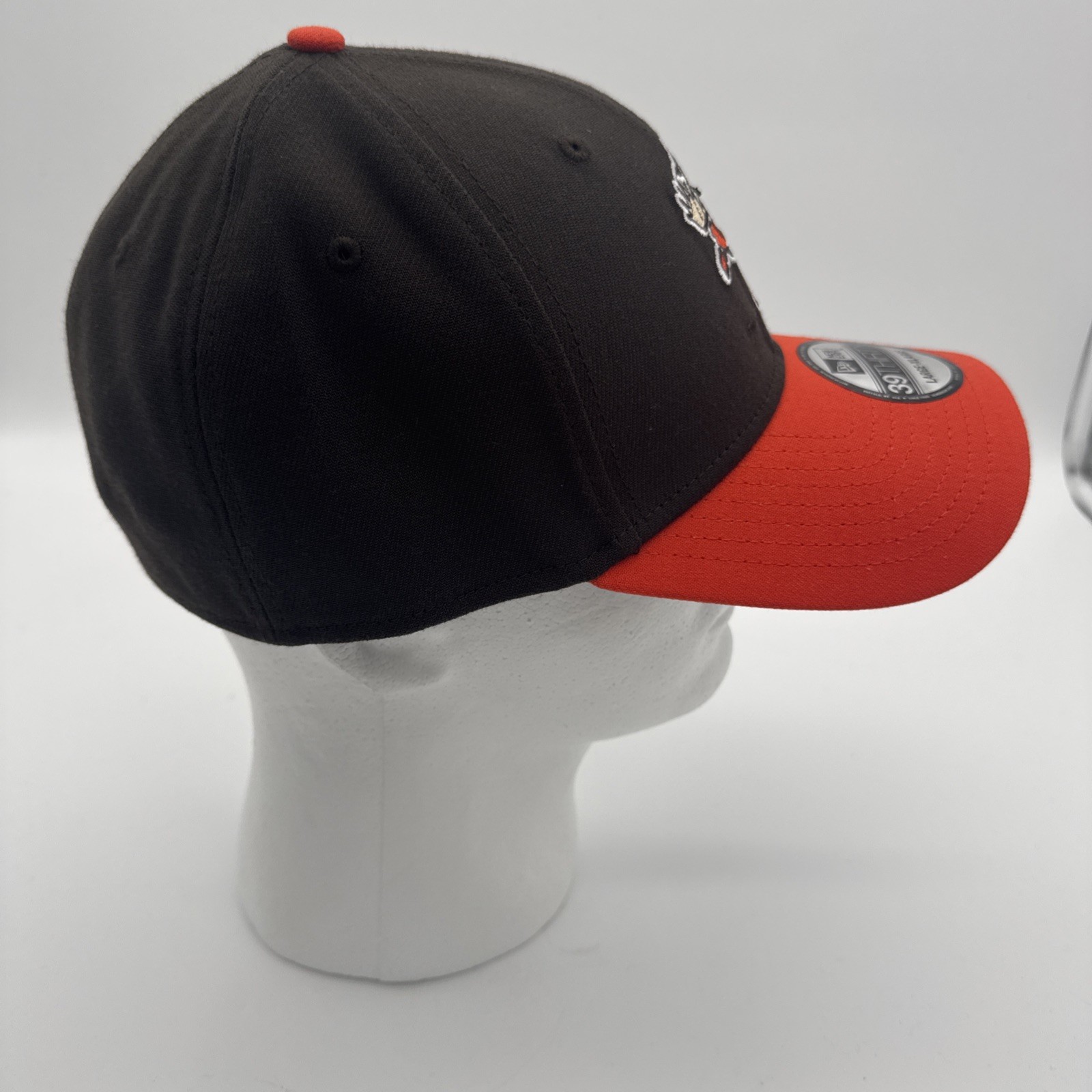 Cleveland Browns Hat Cap Fitted New Era 39Thirtyd Brownie The Elf NFL l/xl S/m