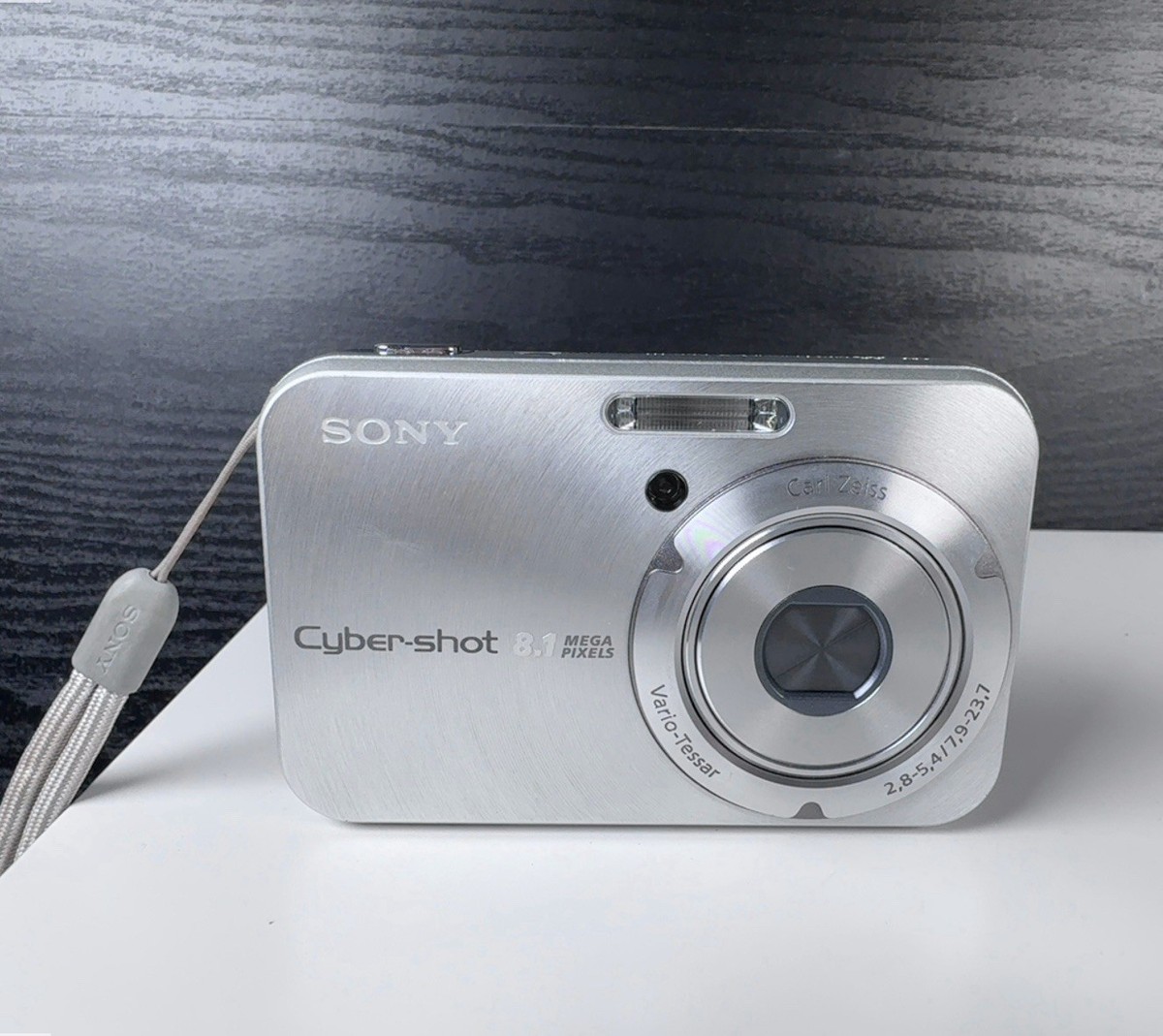 Sony Cyber-shot DSC-N1 8.1MP Digital Camera - Silver for
