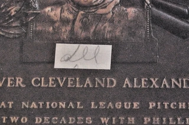 WALTER JOHNSON SIGNED CUT HANDWRITTEN HOF PLAQUE SENATORS "BIG TRAIN BAS BECKETT - Image 2 of 4