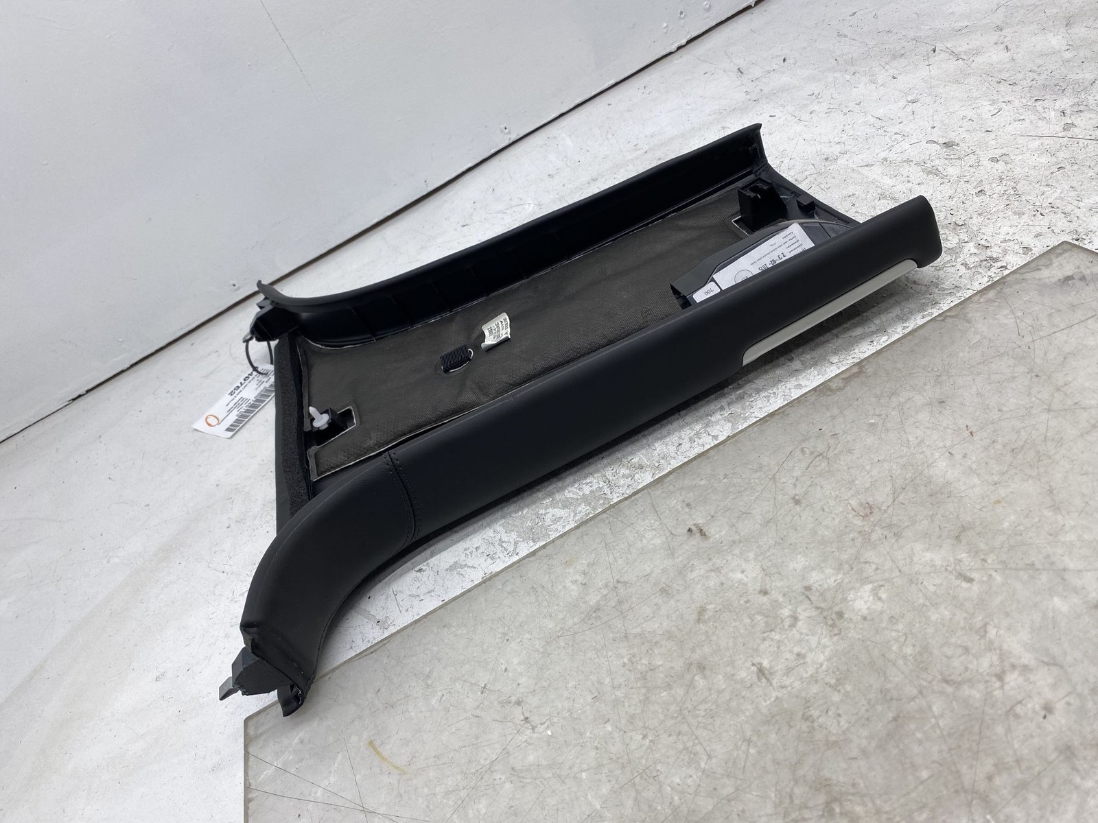 Bentley Flying Spur 2013-2019 LEFT Pillar trim P/N 4W0867725