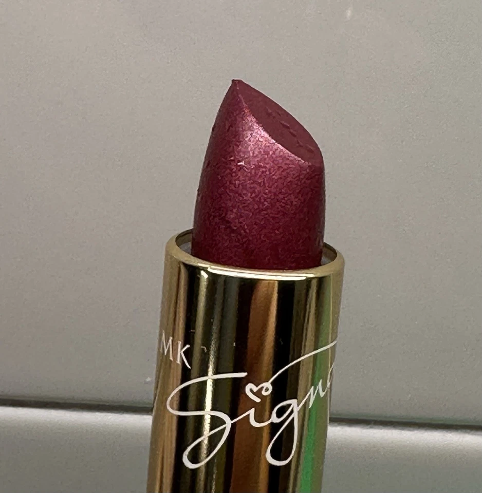 Nuevo en caja lápiz labial crema Mary Kay Signature STRIKE A POSE ROSE #2710 NUEVO RARO Foto 3 de 4