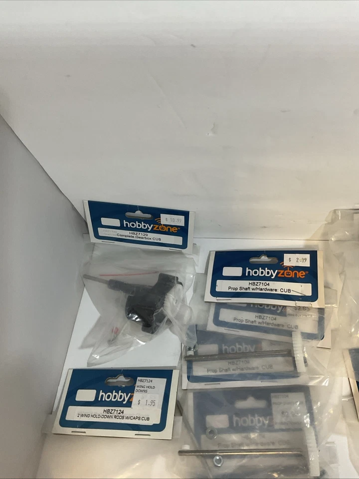 Lot of 33 Hobbyzone R/C Airplane Parts - Cub - Spinner, Control Horns, Gearbox - Image 4 of 4