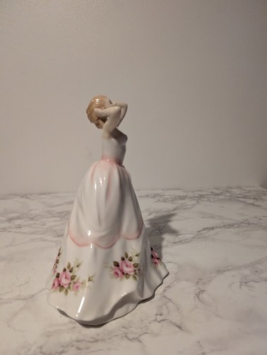 Royal Doulton Bone China Figurine - Claire HN3209 H21cm - Picture 6 of 9