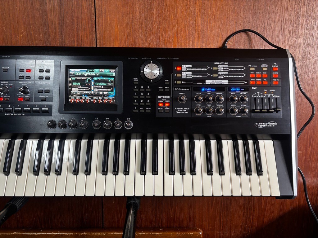 Roland V-Synth GT Version Ver 2.0 61key SYNTHESIZER COSM w/ case