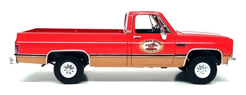 Greenlight 1/18 Scale 13612 - 1982 GMC K-2500 Sierra Grande - Red - Imagen 3 de 6