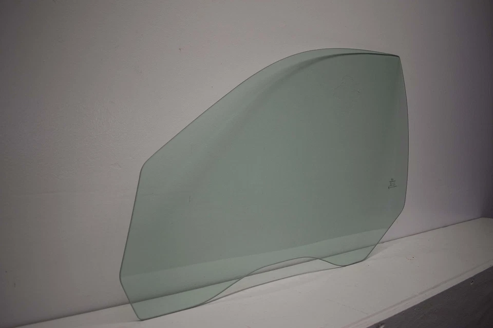 Front Left Driver Side Door Window Glass for 2004-2010 BMW M5, 525-550 - Изображение 3 из 4