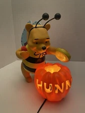 Disney Winnie The Pooh Hunny Pot Halloween Bumble Bee Lighted Pumpkin Decoration