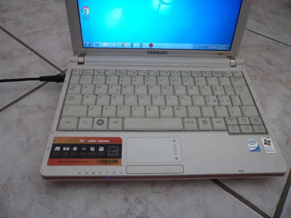 NETBOOK SAMSUNG NC10 - Immagine 2 di 3