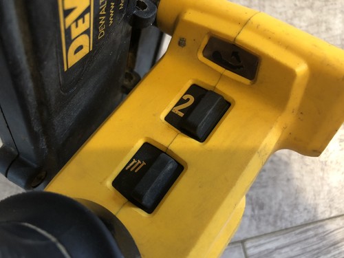 DeWalt DCN692 Type 3 Cordless Brushless 1st Fix Nail Gun Bare Unit Only FAULTY? - Picture 5 of 12