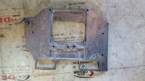 Mercedes-Benz W210 W202 Steuergerät Halter Motorsteuergerät A2105400373