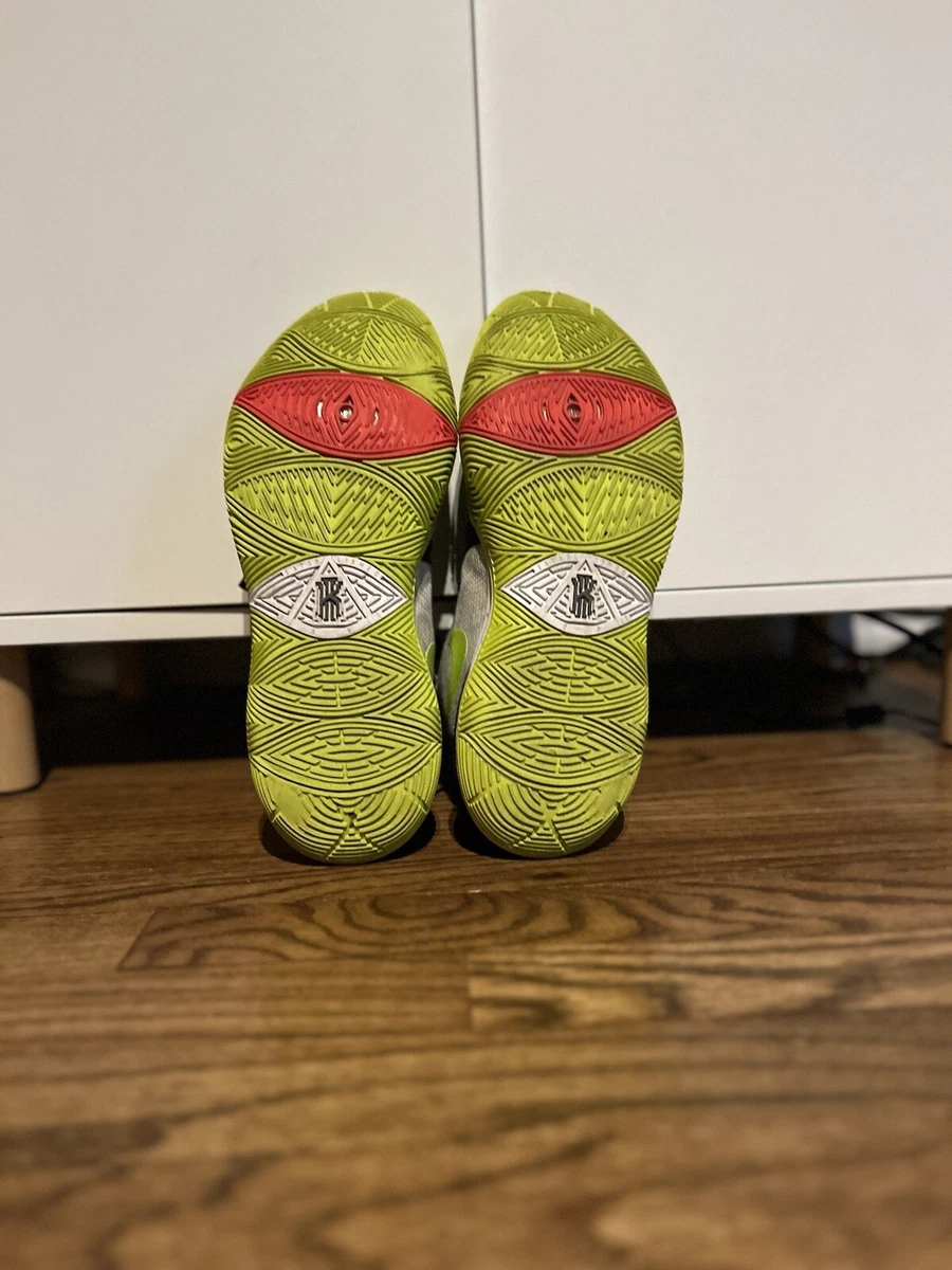 Kyrie 5 Mamba Mentality Size 9.5