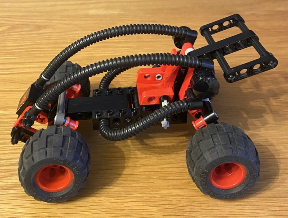 LEGO Technic 8226 Mud Masher / Desert Stormer, photo 3 of 5