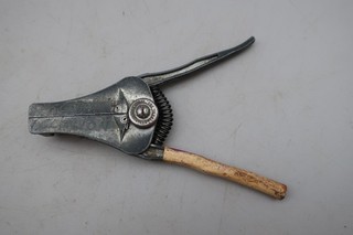 #F Vintage Ideal Stripmaster Wire Stripper