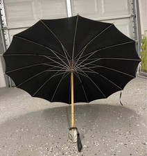 Vintage 1940s MCM Black Umbrella With Lucite Handle. 21.5  Long, 33  diameter