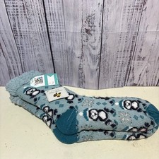Muk Luks Women  s Slipper Socks Fleece Lined Pengiun Print Shea Butter Infused