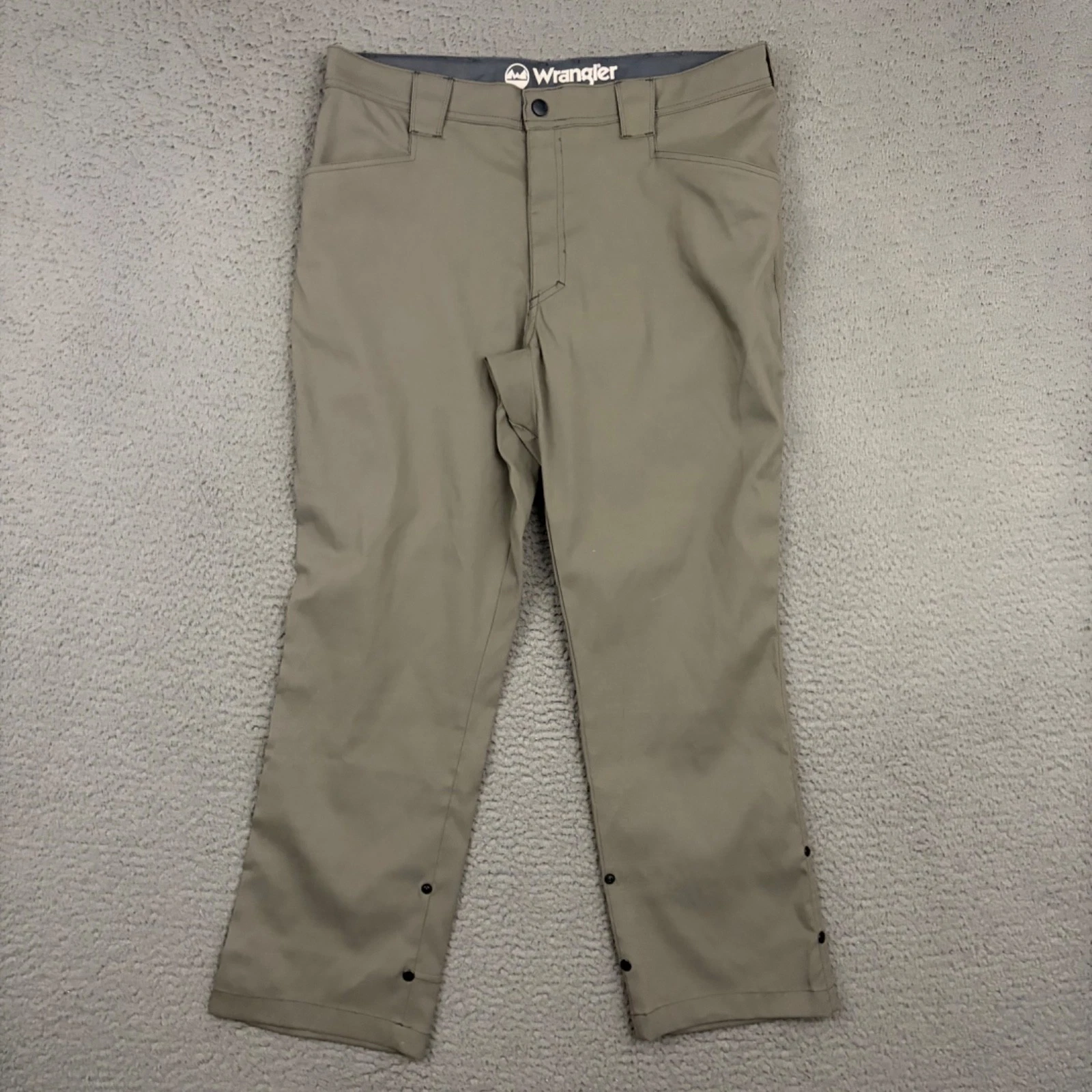 Wrangler Outdoor Series Pants Mens Size 36x29 Green Pockets Hiking Nature Dad