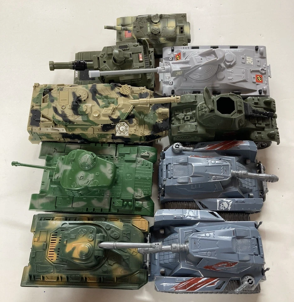 Military Tanks 1:32 & 60 MM Scale made in China lot Mpc Jeeps 54 MM - Image 2 of 4