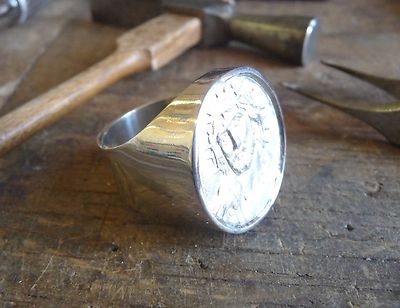 Chevalière Ronde En Argent Massif Avec Christ En Or - Neuf Dans Son écrin