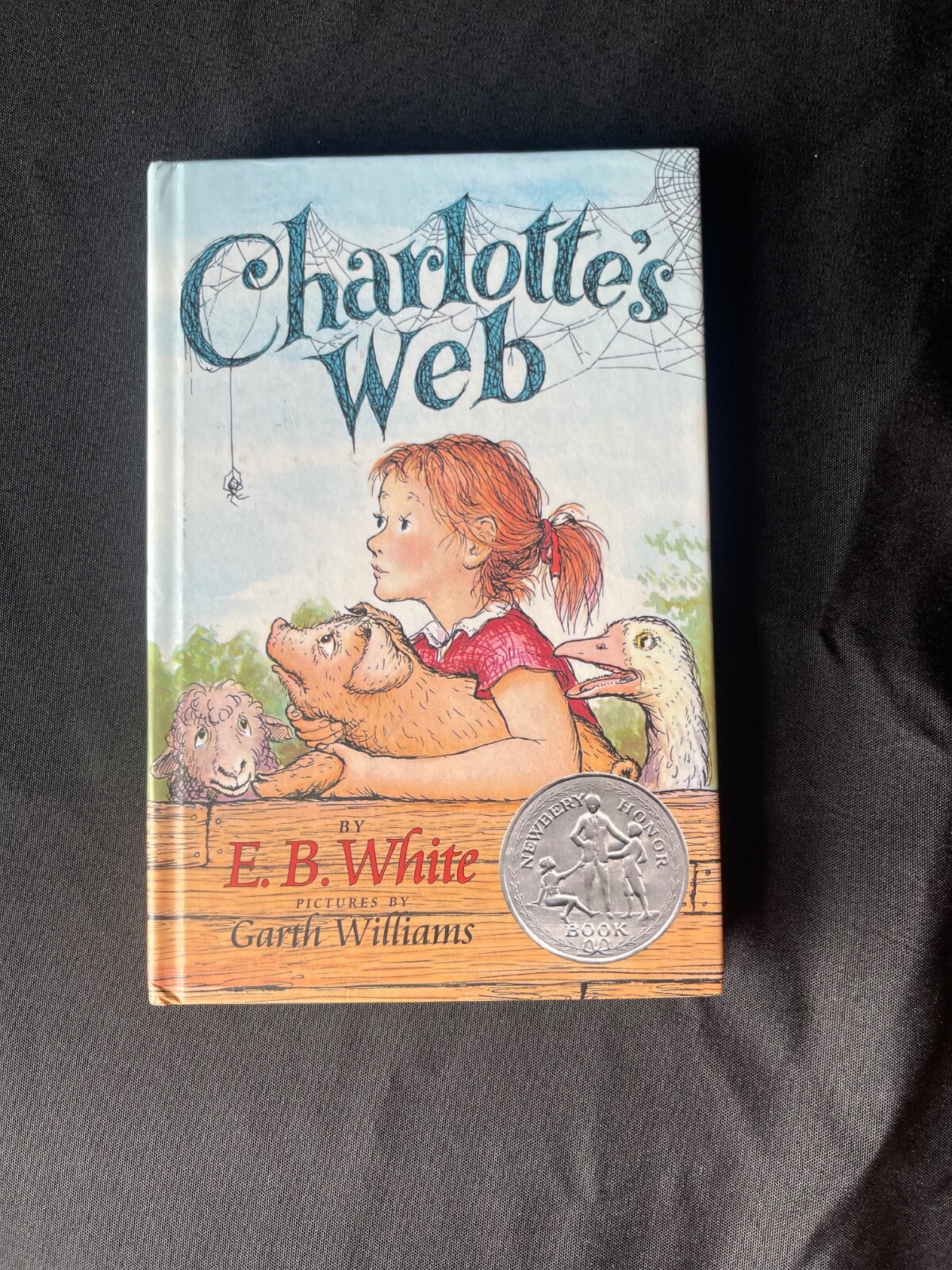 Charlotte's Web Newbery Honor Book by E.B. White and Kate DiCamillo