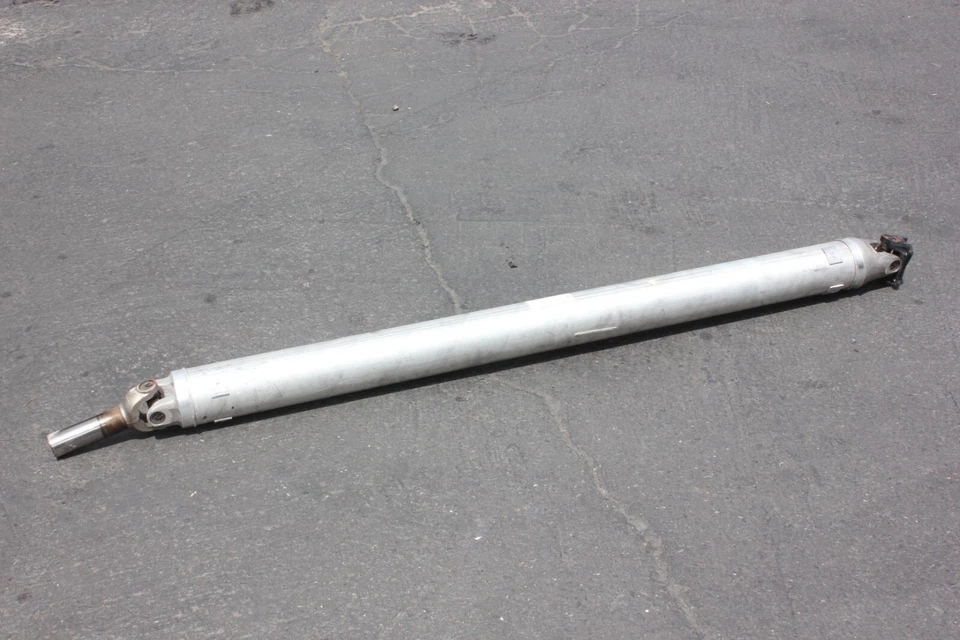 Eixo de transmissão traseiro OEM 2019-2024 DODGE RAM 1500 3.6L 68304479AA - Imagem 2 de 4