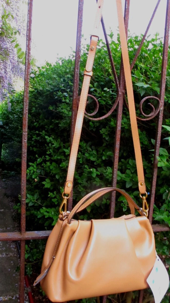 Caramel clutch store