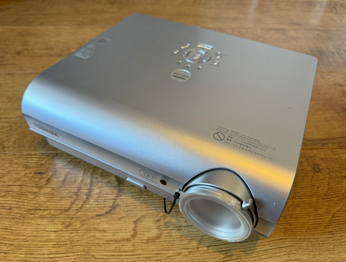 Toshiba TDP-S35 Projector / Beamer Complete Set in Good Condition - Afbeelding 7 van 14