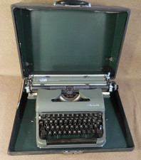 Vintage Green Olympia DeLuxe Wide Carriage Typewriter Manual Portable w Case thumbnail