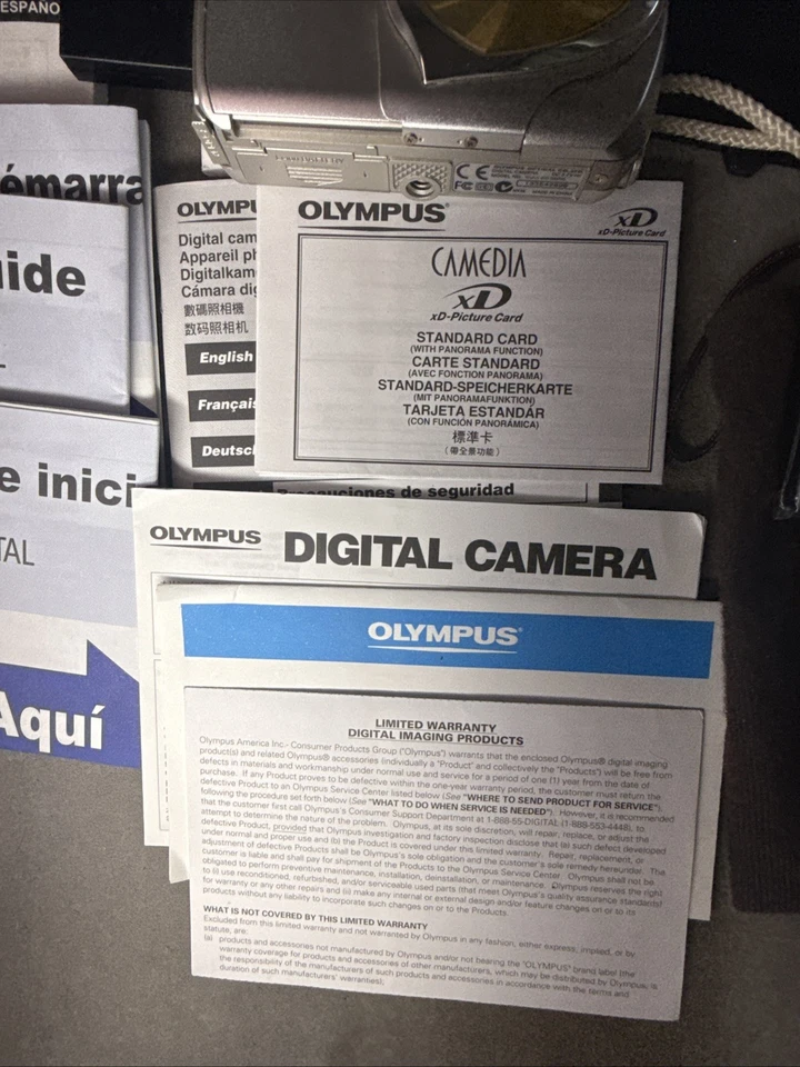 Câmera Digital Olympus Stylus 400 Digital 4.1MP - Conjunto Prata Para Peças Ou Reparo - Imagem 4 de 4