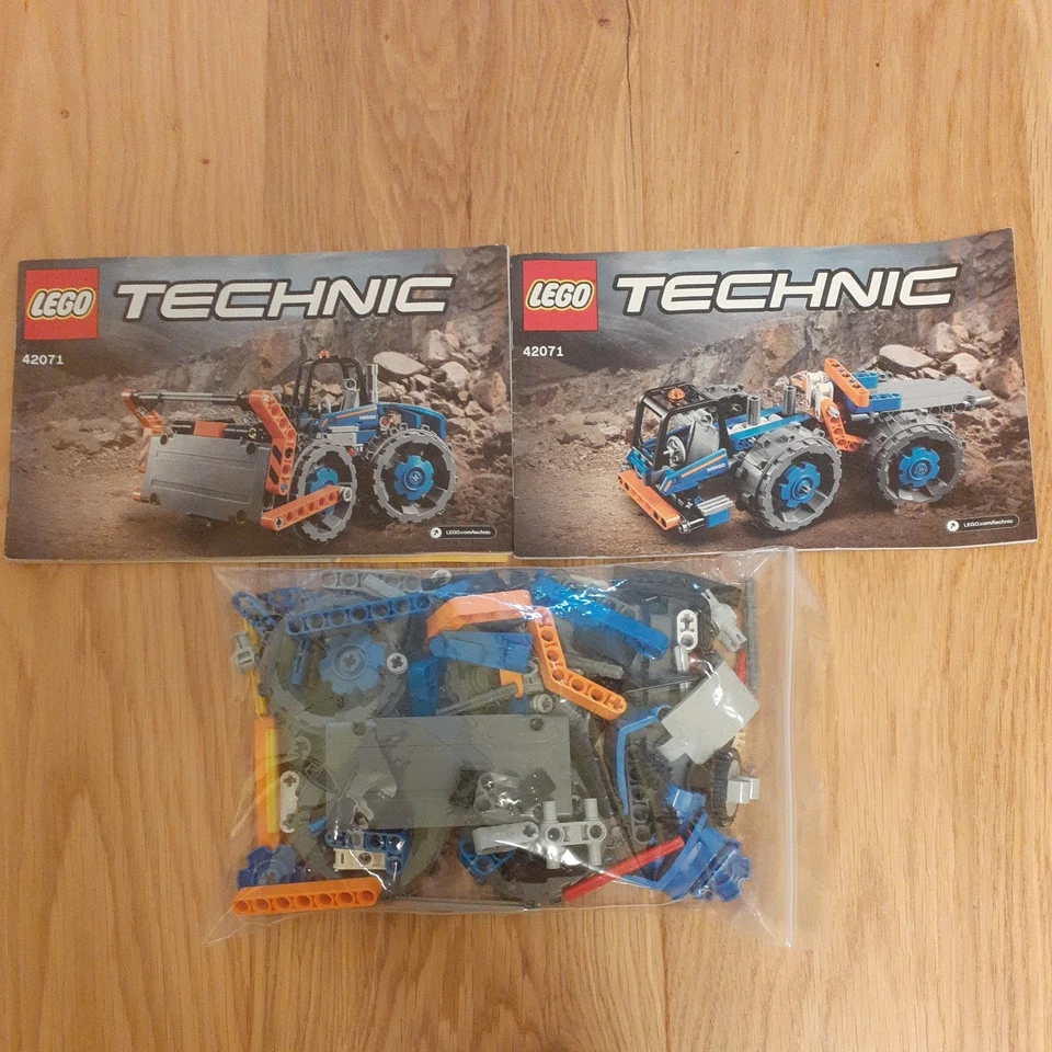 LEGO Technic 42071 Dozer Compactor, photo 1 of 5