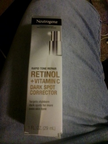 Neutrogena Rapid Tone Repair Retinol + Vitamin C Dark Spot Corrector 1oz SALE ๐ฅ - Picture 3 of 11
